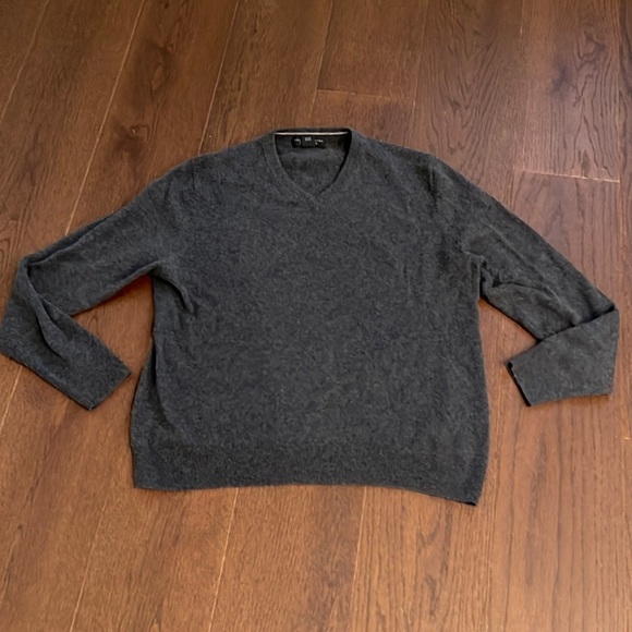 The Men’s Store At Bloomingdales Men’s V-Neck Cashmere Sweater in Grey Size XL
